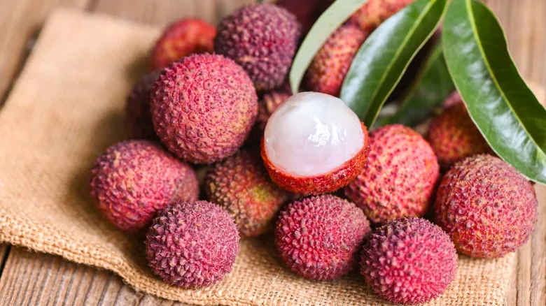 How to Choose Lychee: Stop Wasting Money on Bad Fruit